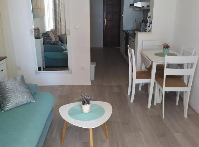 Ana Apartment Vir